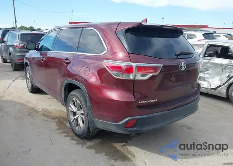2015 Toyota Highlander Le Plus V6 z USA, uszkodzony, nr VIN 5TDBKRFH6FS206613